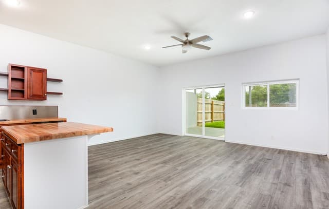 3-bedroom rental at 8611 Key Windy Way Unit 2 in Converse, TX — photo 3