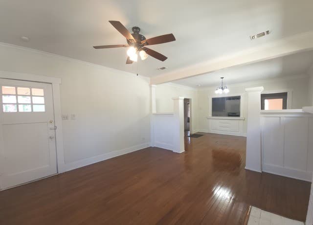 2-bedroom rental at 1138 W Magnolia Ave in San Antonio, TX — photo 4