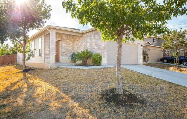 4-bedroom rental at 3811 Quiet Pine in San Antonio, TX — photo 2