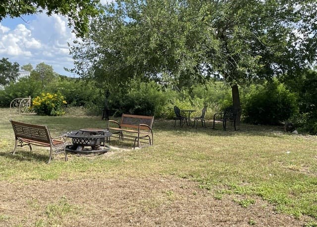 Home for sale at 402 County Road 574 in Castroville, TX — photo 5