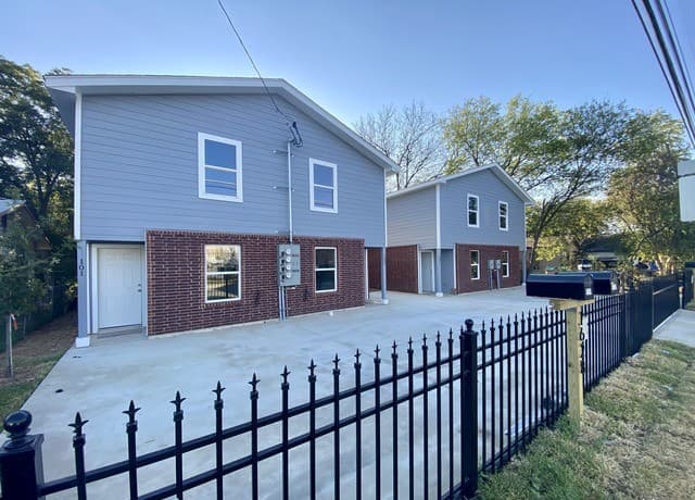 3-bedroom rental at 1632 S Hamilton Unit 102 in San Antonio, TX — photo 3