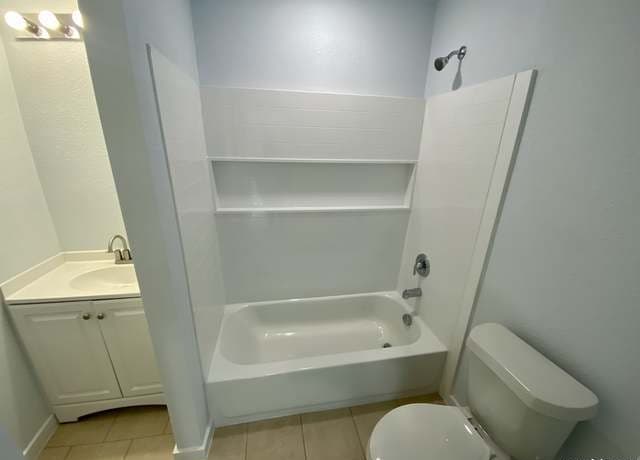 3-bedroom rental at 1632 S Hamilton Unit 102 in San Antonio, TX — photo 5