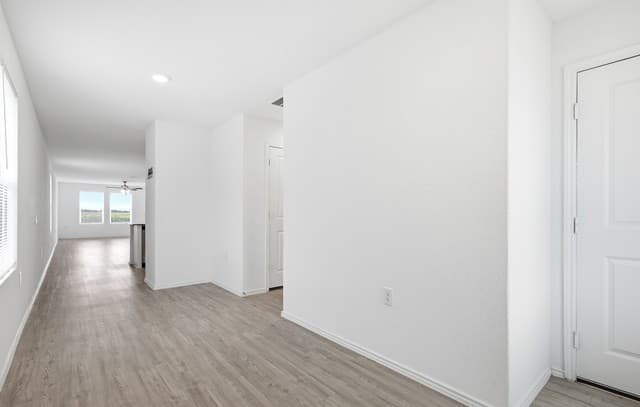 4-bedroom rental at 3903 Kurz Plz S in San Antonio, TX — photo 2