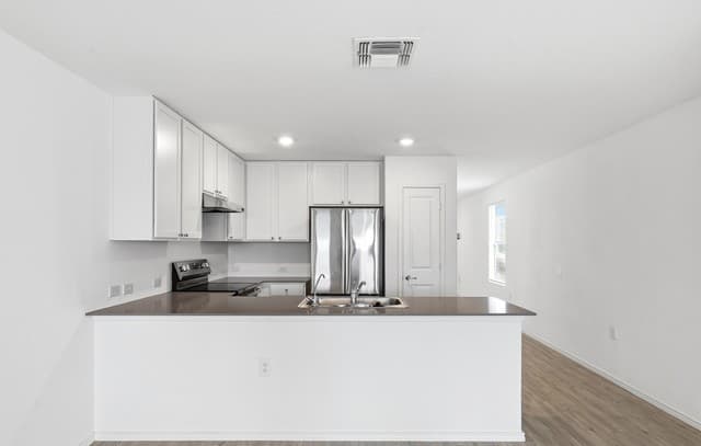 4-bedroom rental at 3903 Kurz Plz S in San Antonio, TX — photo 4