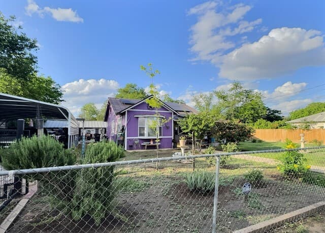 Home for sale at 115 Robert E Lee in San Antonio, TX — photo 2