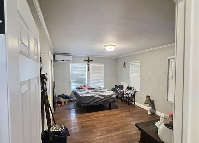 Home for sale at 115 Robert E Lee in San Antonio, TX — photo 5