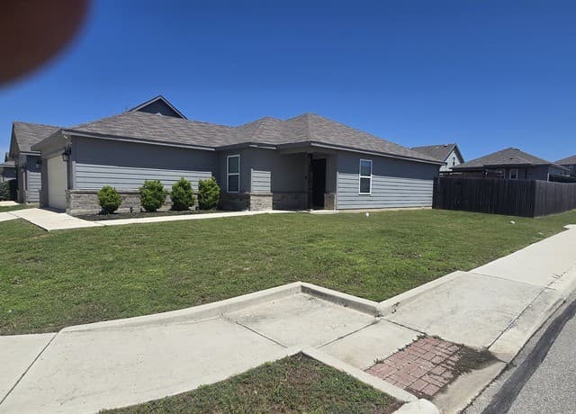 Home for sale at 8131 Crestway Landing in San Antonio, TX — photo 2