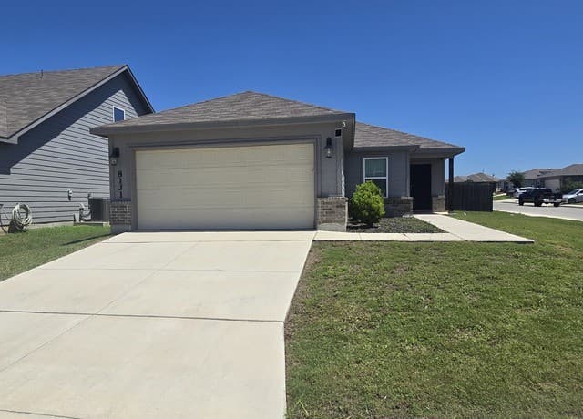 Home for sale at 8131 Crestway Landing in San Antonio, TX — photo 4