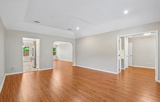 Home for sale at 11914 Briarpath St in San Antonio, TX — photo 4