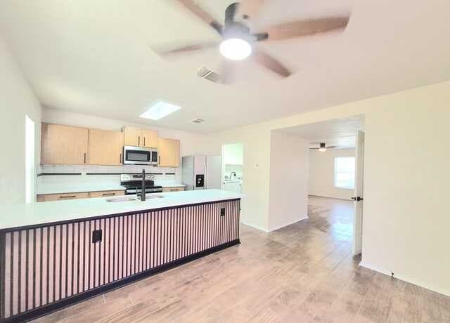 Home for sale at 5 Stallion Hls in San Antonio, TX — photo 5