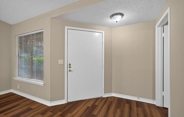 3-bedroom rental at 10042 Sierra Pass in Converse, TX — photo 5