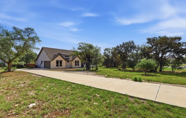 Home for sale at 860 Rayner Ranch in Spring Branch, TX — photo 2