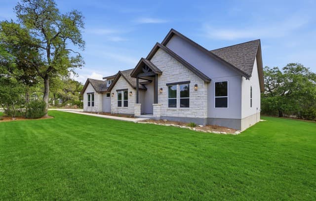 Home for sale at 860 Rayner Ranch in Spring Branch, TX — photo 3