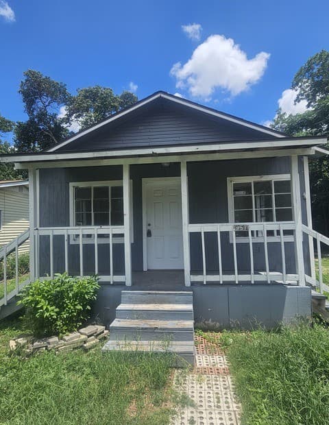 Home for sale at 957 Crystal in San Antonio, TX — photo 1