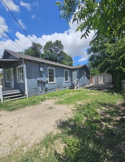 Home for sale at 957 Crystal in San Antonio, TX — photo 2