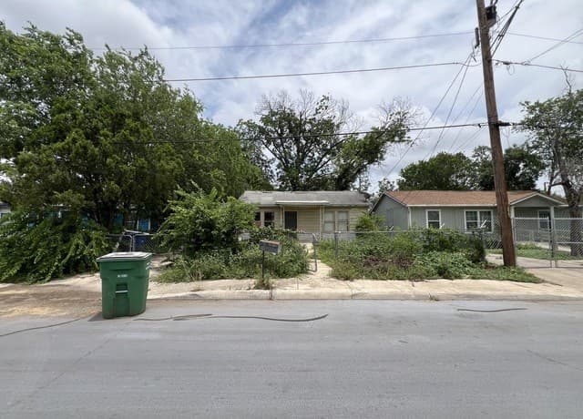 Home for sale at 150 Ricardo in San Antonio, TX — photo 1