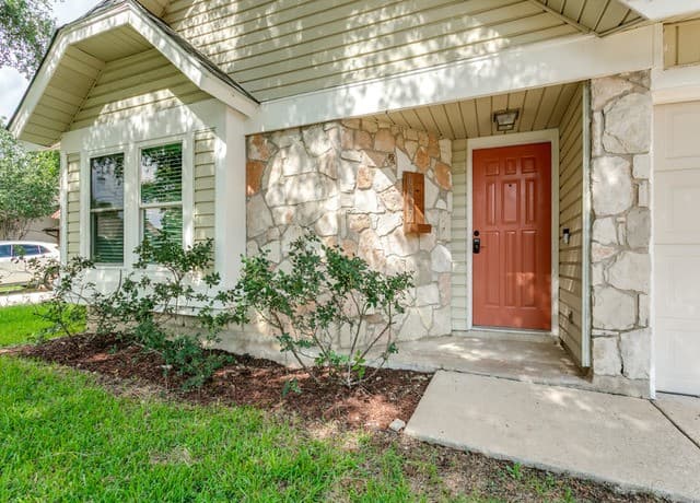 Home for sale at 6827 Country Hl in San Antonio, TX — photo 2