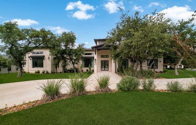 4-bedroom home for sale at 22 Saxby Gln in San Antonio TX