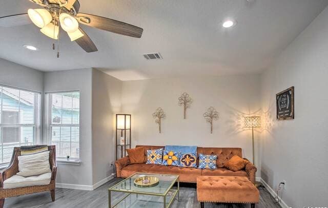 Home for sale at 428 Burcham Ave in San Antonio, TX — photo 3