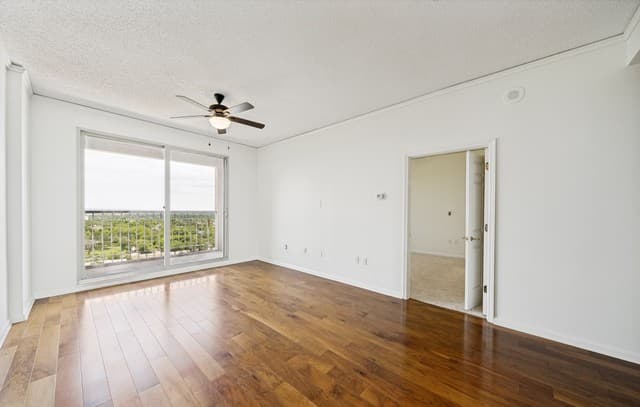 1-bedroom rental at 1 Towers Park Ln Unit 1004 in San Antonio, TX — photo 5