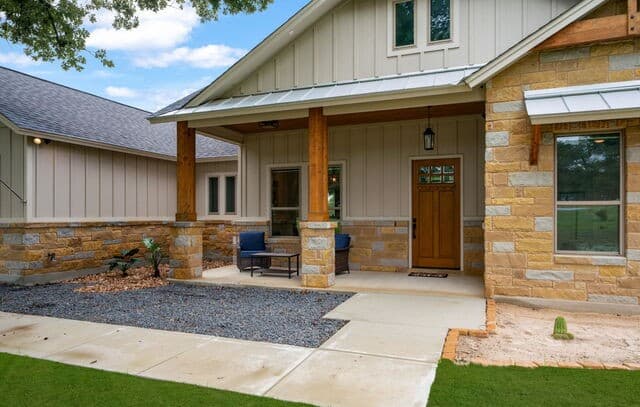 Home for sale at 113 Hondo Vista in La Vernia, TX — photo 2