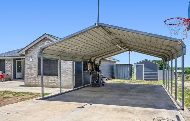 Home for sale at 9830 Hildebrandt Rd in San Antonio, TX — photo 3