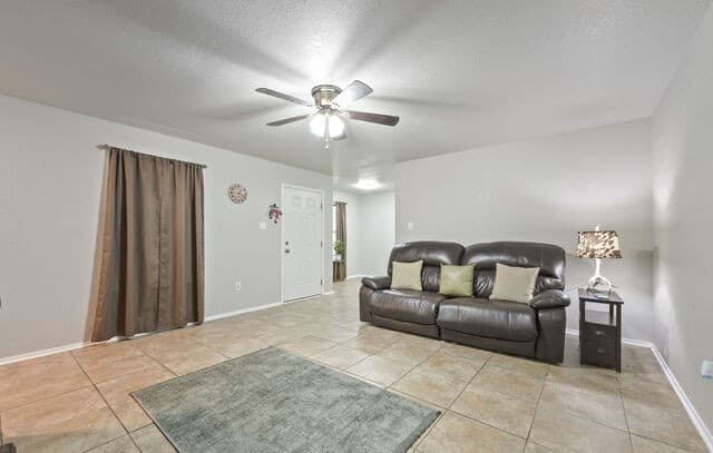 Home for sale at 9830 Hildebrandt Rd in San Antonio, TX — photo 5