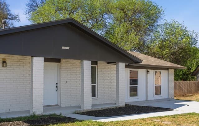 Home for sale at 12310 Valley Forge Cir in San Antonio, TX — photo 2
