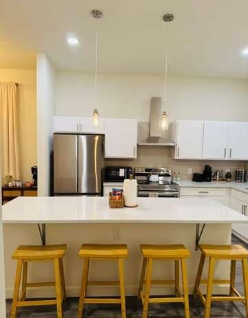 3-bedroom rental at 1031 S Gevers in San Antonio, TX — photo 4