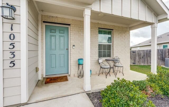 3-bedroom rental at 10535 Hammock Hl in Converse, TX — photo 4
