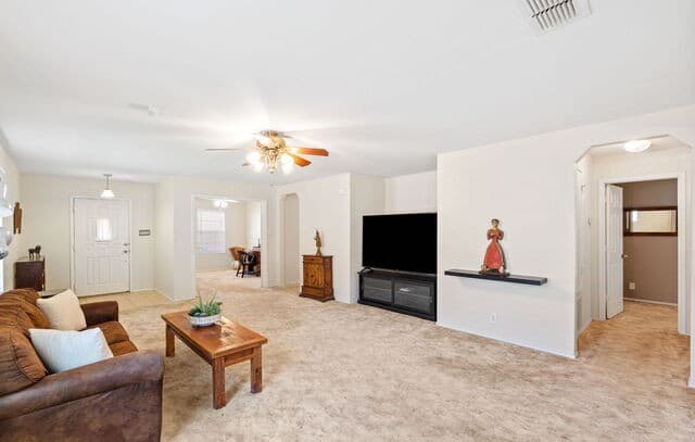 Home for sale at 220 Jordan Place in Boerne, TX — photo 5