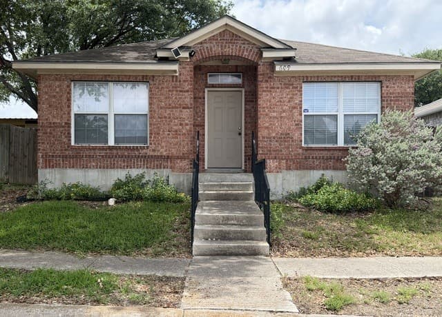 Home for sale at 609 Meadow Arbor Ln in Universal City, TX — photo 1