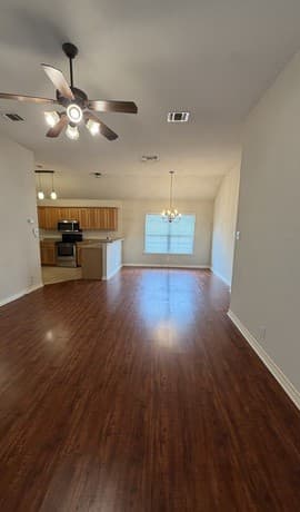 Home for sale at 609 Meadow Arbor Ln in Universal City, TX — photo 3