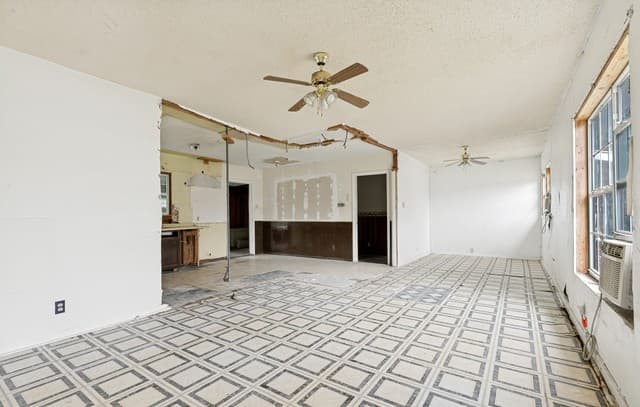 Home for sale at 518 Hillwood in San Antonio, TX — photo 2