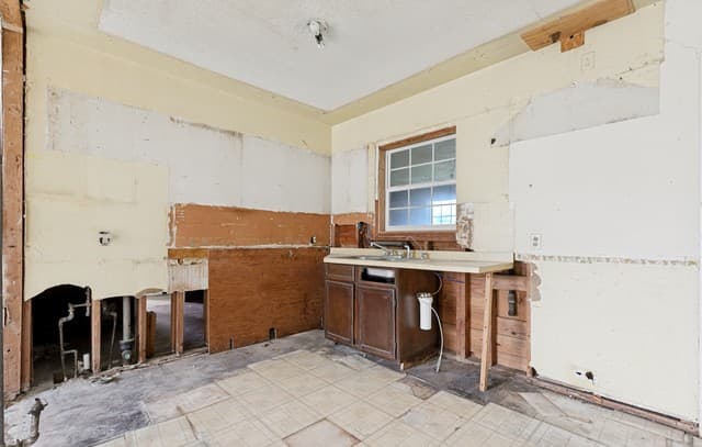 Home for sale at 518 Hillwood in San Antonio, TX — photo 4