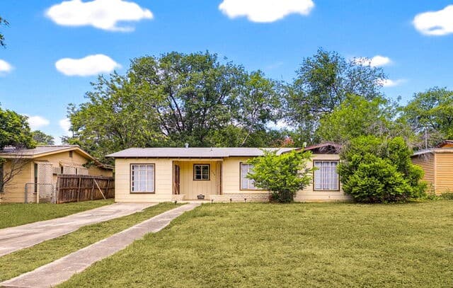 Home for sale at 115 Loy Dr in San Antonio, TX — photo 2