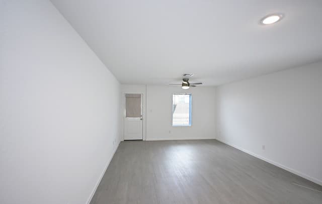 3-bedroom rental at 4949 Winecup Cv in Converse, TX — photo 3