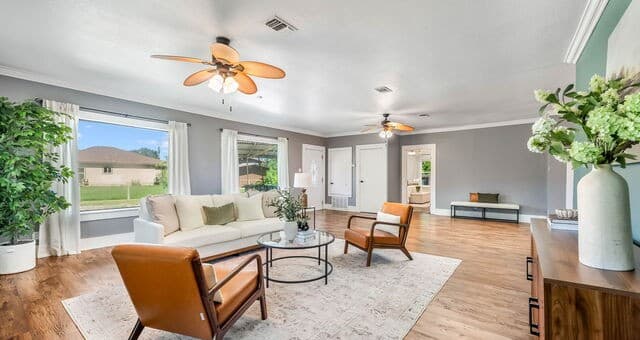 Home for sale at 11535 Castro Ave in LaCoste, TX — photo 4