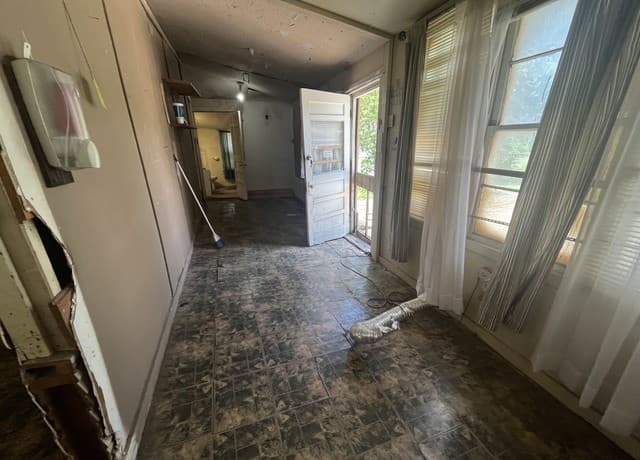 Home for sale at 205 E White in San Antonio, TX — photo 5