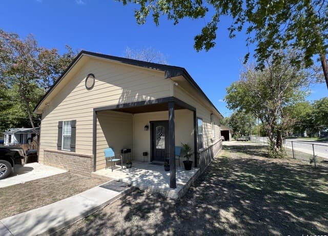 Home for sale at 235 Gray St in San Antonio, TX — photo 1