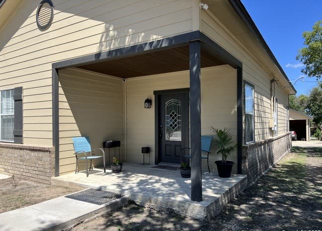 Home for sale at 235 Gray St in San Antonio, TX — photo 3
