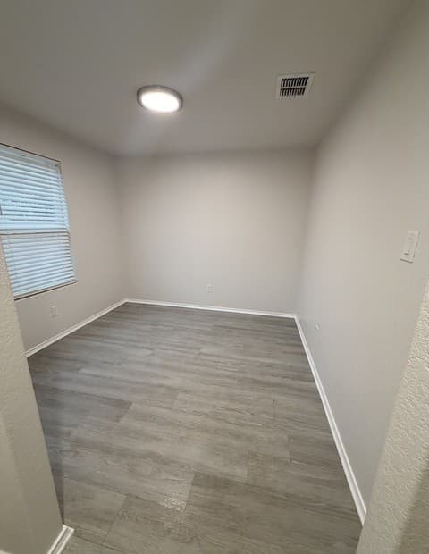 Home for sale at 14616 Stable Spgs in Elmendorf, TX — photo 4