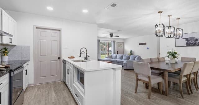 Home for sale at 4306 Desert View Dr in San Antonio, TX — photo 4