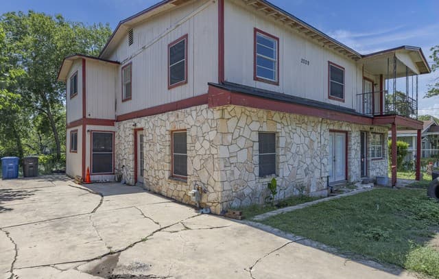 Home for sale at 2029 Burton Ave in San Antonio, TX — photo 3