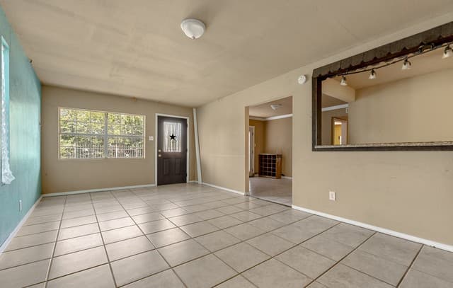 Home for sale at 2029 Burton Ave in San Antonio, TX — photo 5