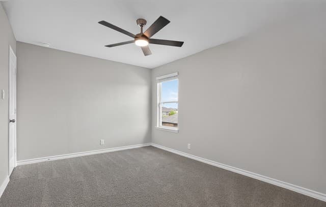 5-bedroom rental at 611 Overlook Rdg in Cibolo, TX — photo 5