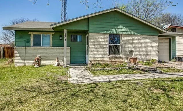 Home for sale at 201 Brenda Dr in Converse, TX — photo 1