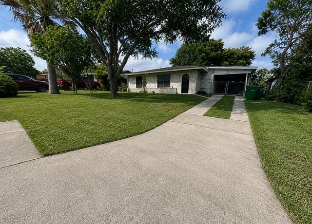Home for sale at 670 Maria Elena in San Antonio, TX — photo 1