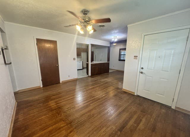 Home for sale at 670 Maria Elena in San Antonio, TX — photo 3