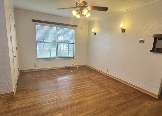 Home for sale at 670 Maria Elena in San Antonio, TX — photo 4